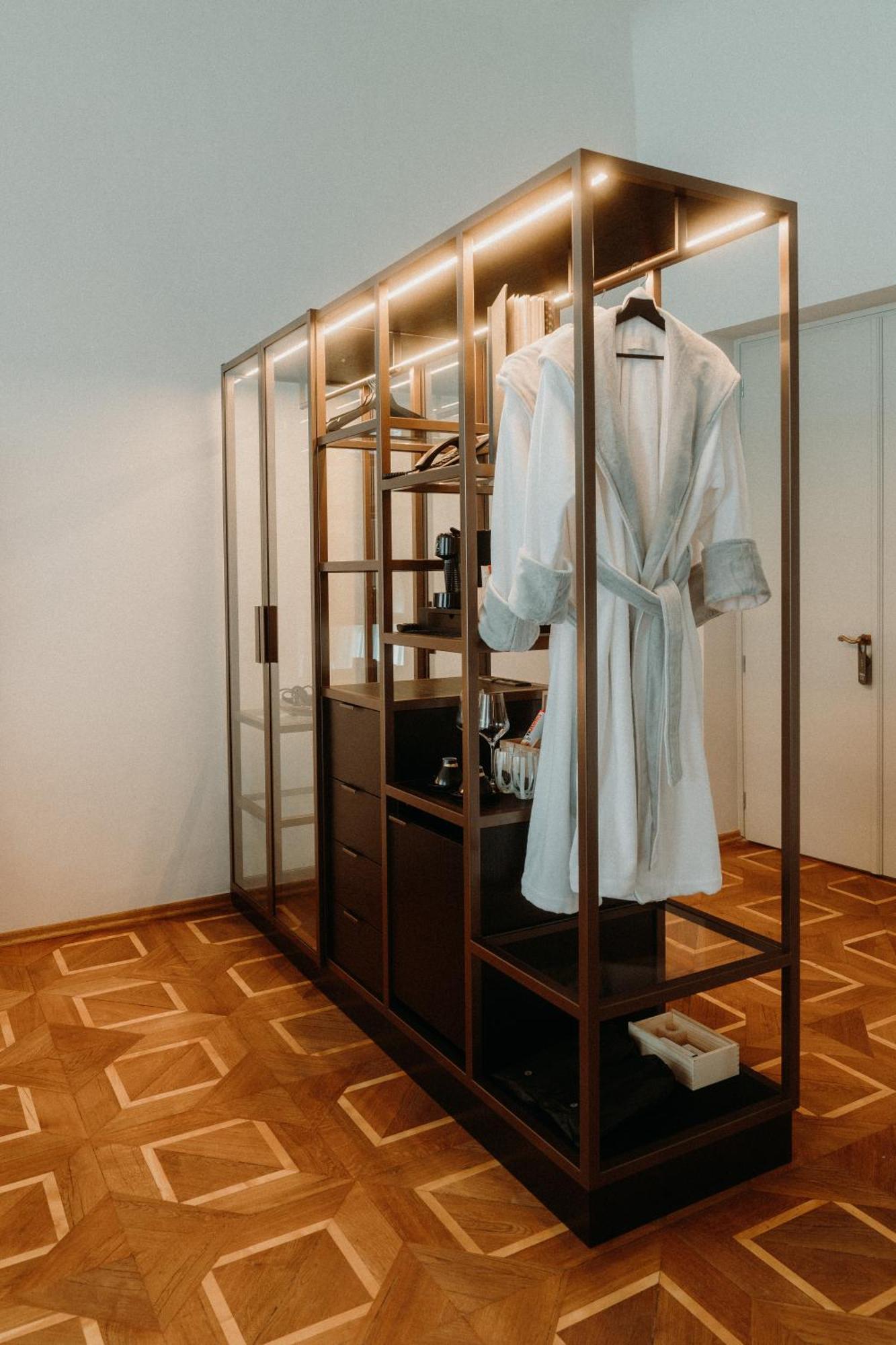Meta Suites Historic City Living Bolzano Kültér fotó